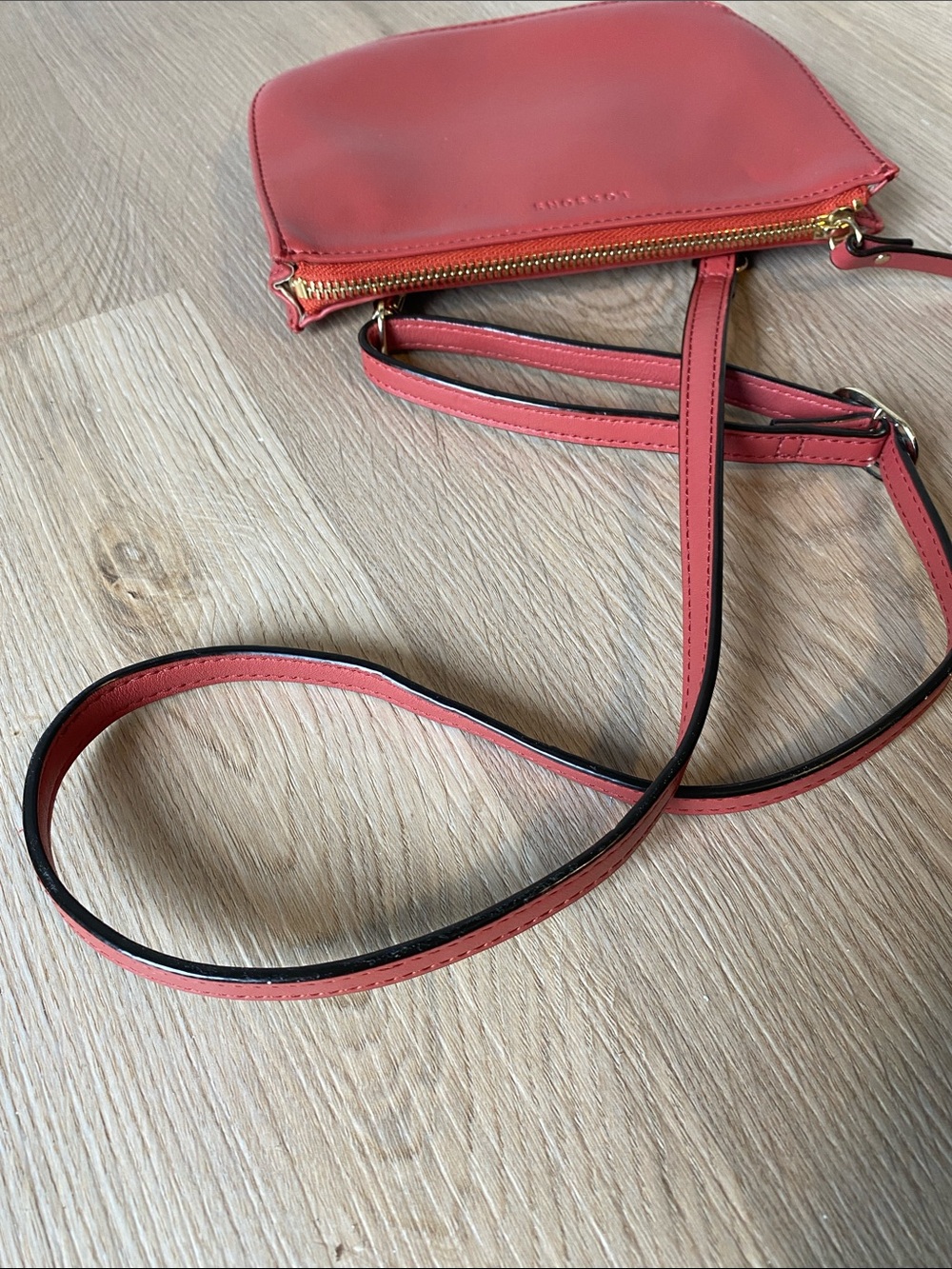 LO & SONS Waverley 2 Small Red Leather Convertible Crossbody Belt Bag Wristlet - Picture 6 of 13